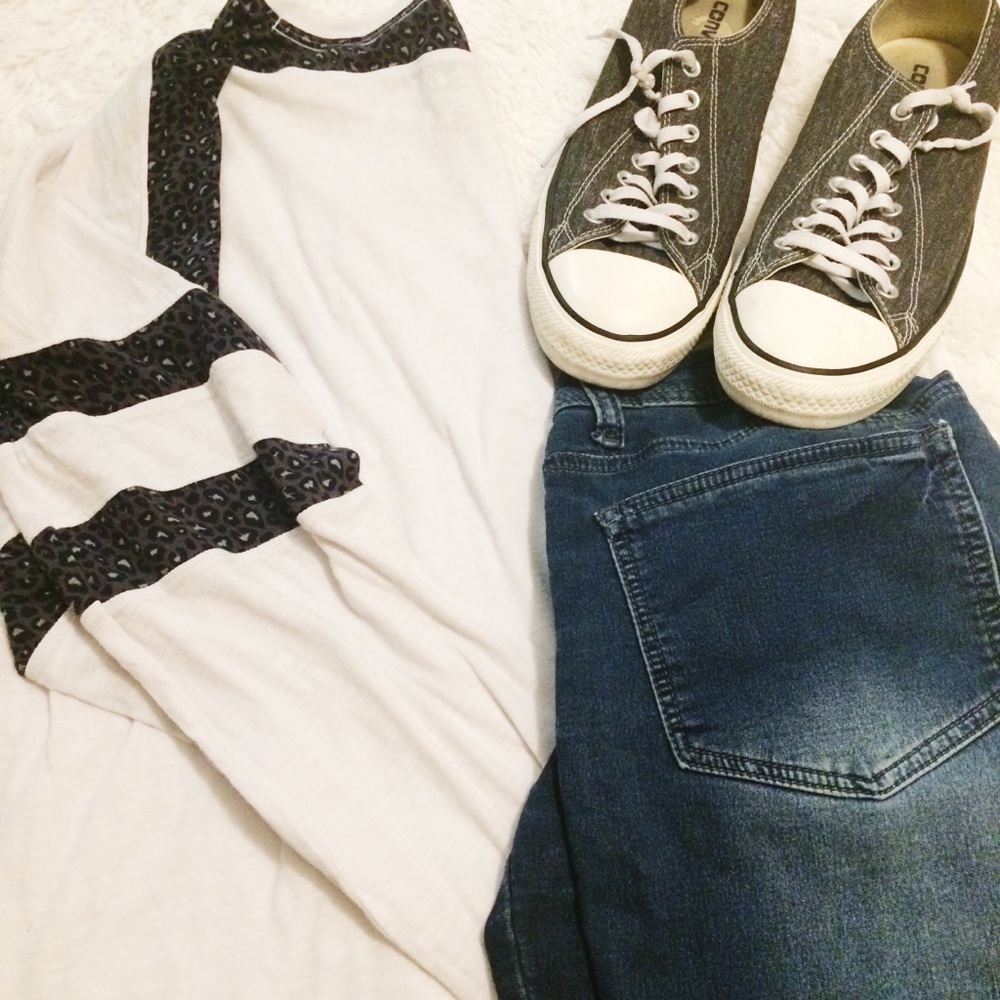 Long Sleeve Cheetah Sectioned Thin Sweater